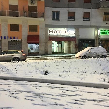 Tiburtina Hotel Holiday Rzym Zewnętrze zdjęcie