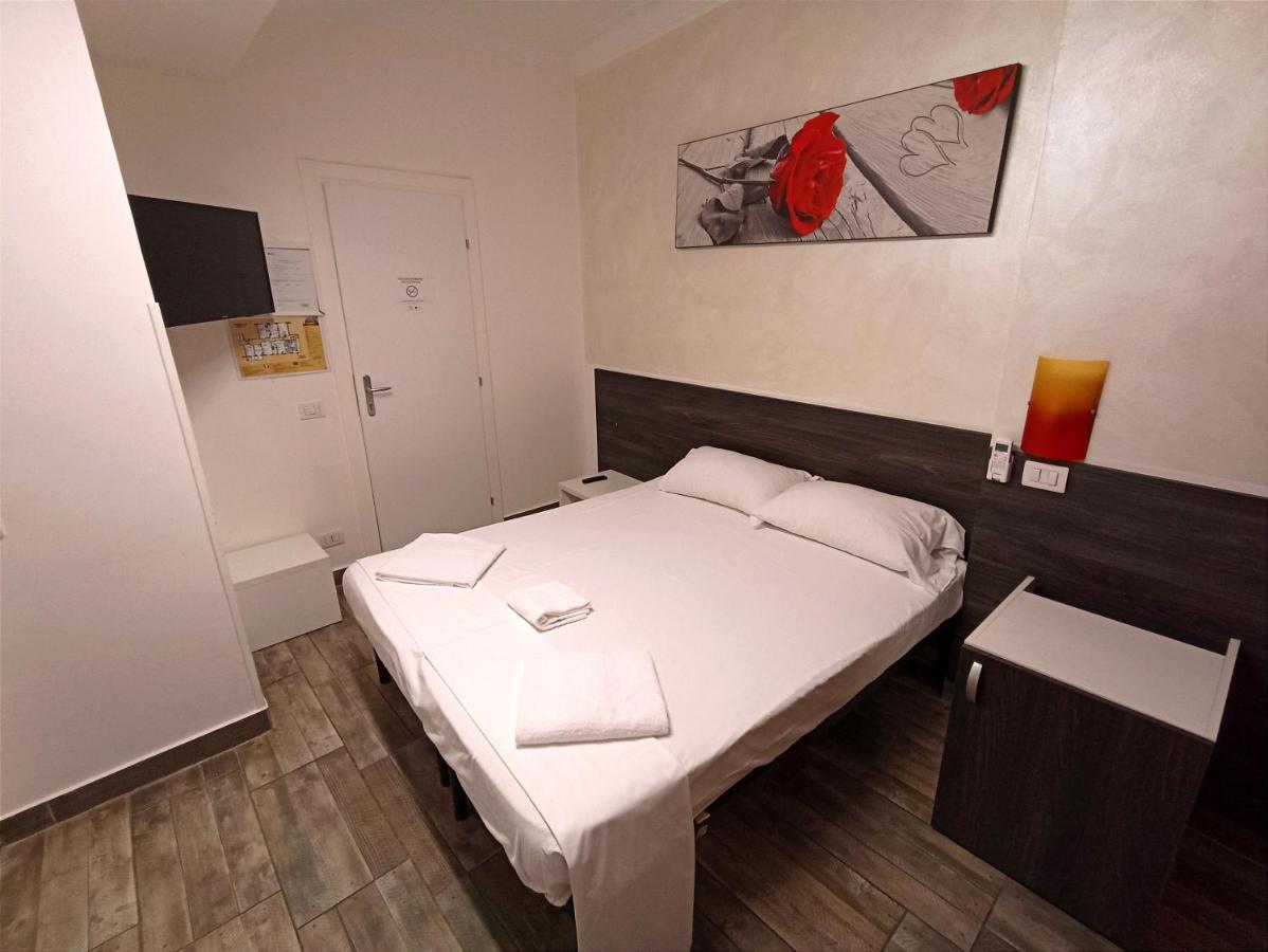 Tiburtina Hotel Holiday Rzym Zewnętrze zdjęcie