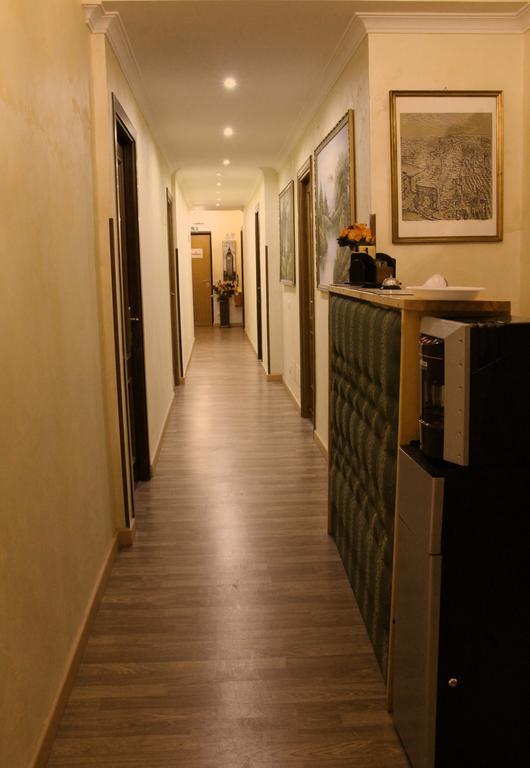 Tiburtina Hotel Holiday Rzym Zewnętrze zdjęcie