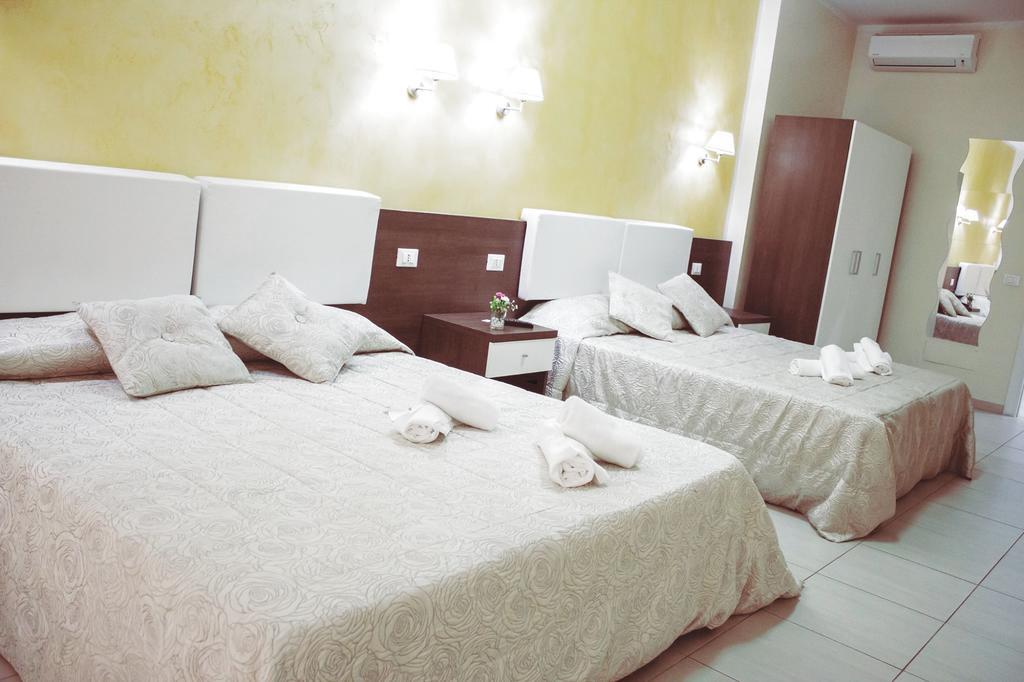 Tiburtina Hotel Holiday Rzym Zewnętrze zdjęcie